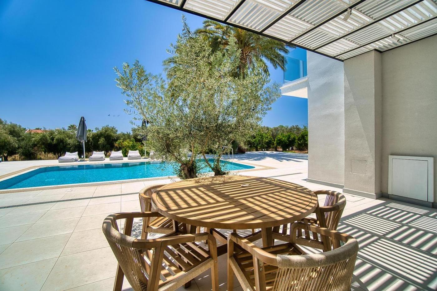 Luxury Oasis Peyia