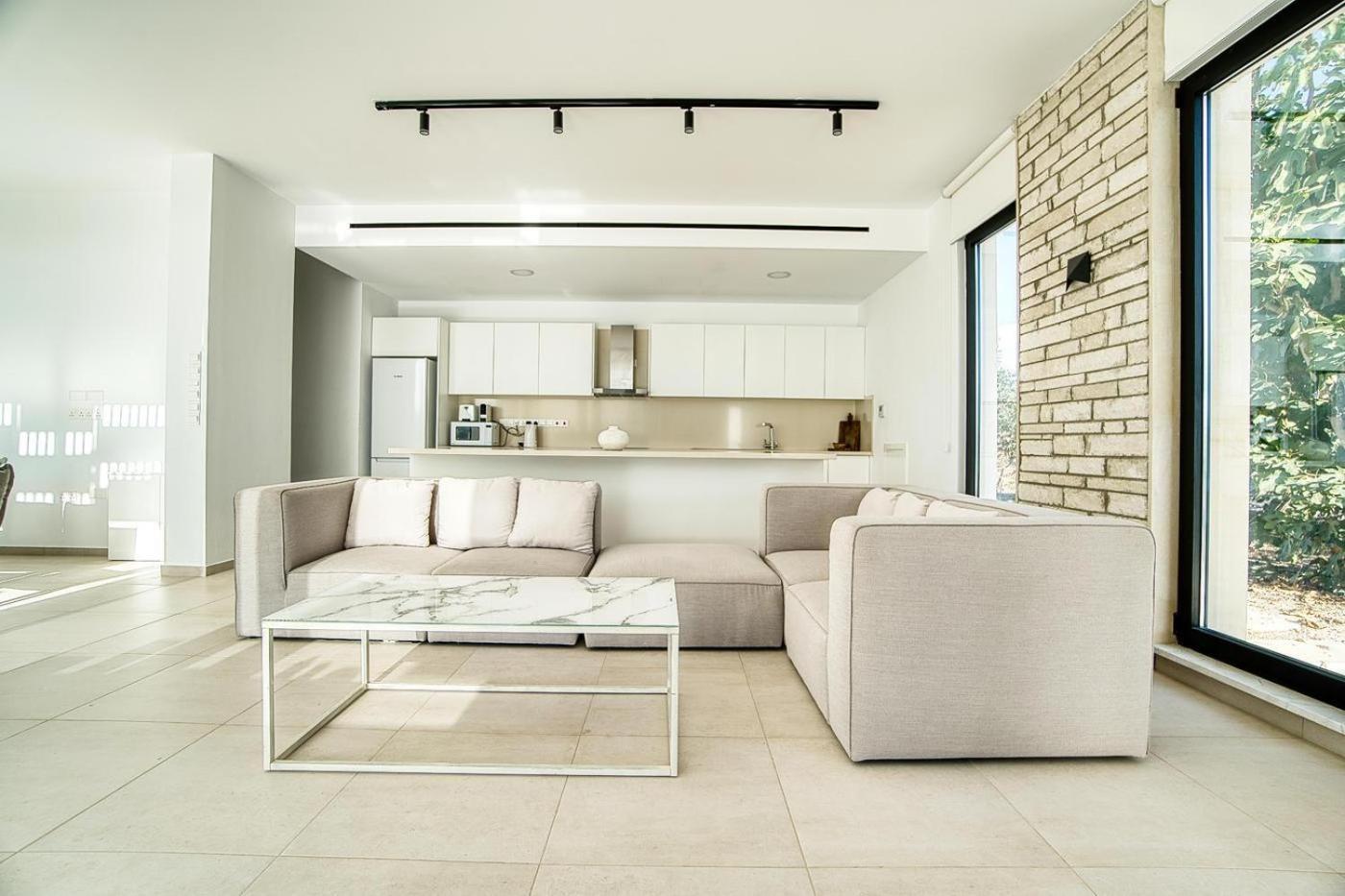 Luxury Oasis Villa *