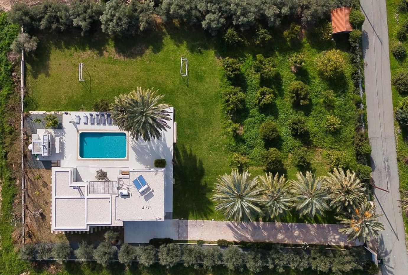 Luxury Oasis Peyia